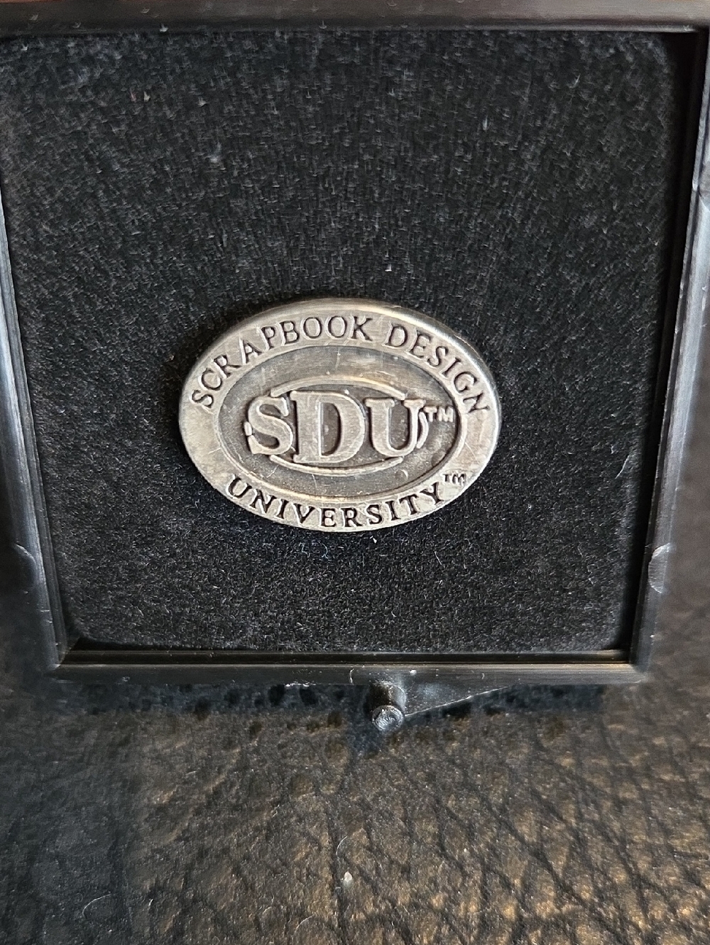 Scrapbook Pewter SDU Oval Badge - Lapel Pin